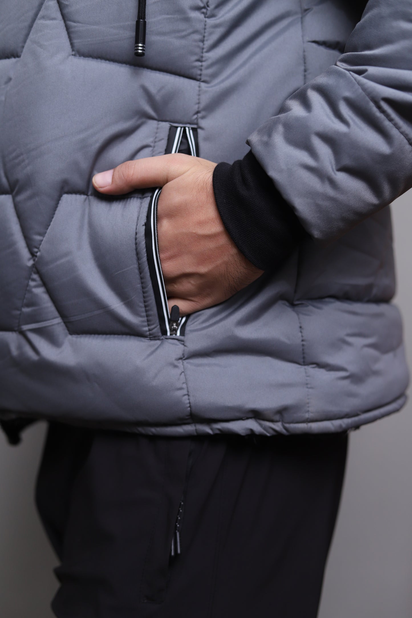Grey Detachable Sleeves Puffer Jacket