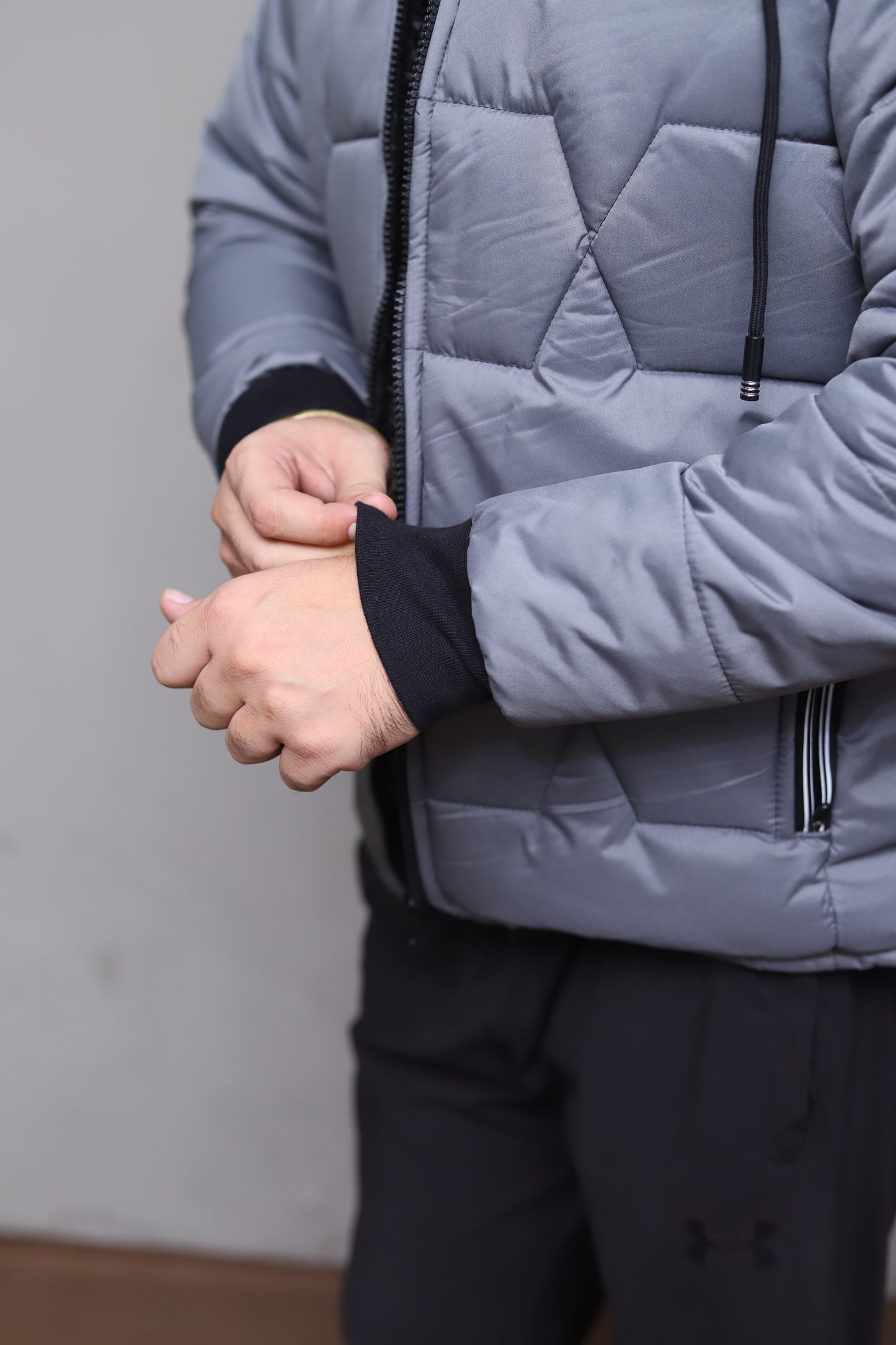 Grey Detachable Sleeves Puffer Jacket