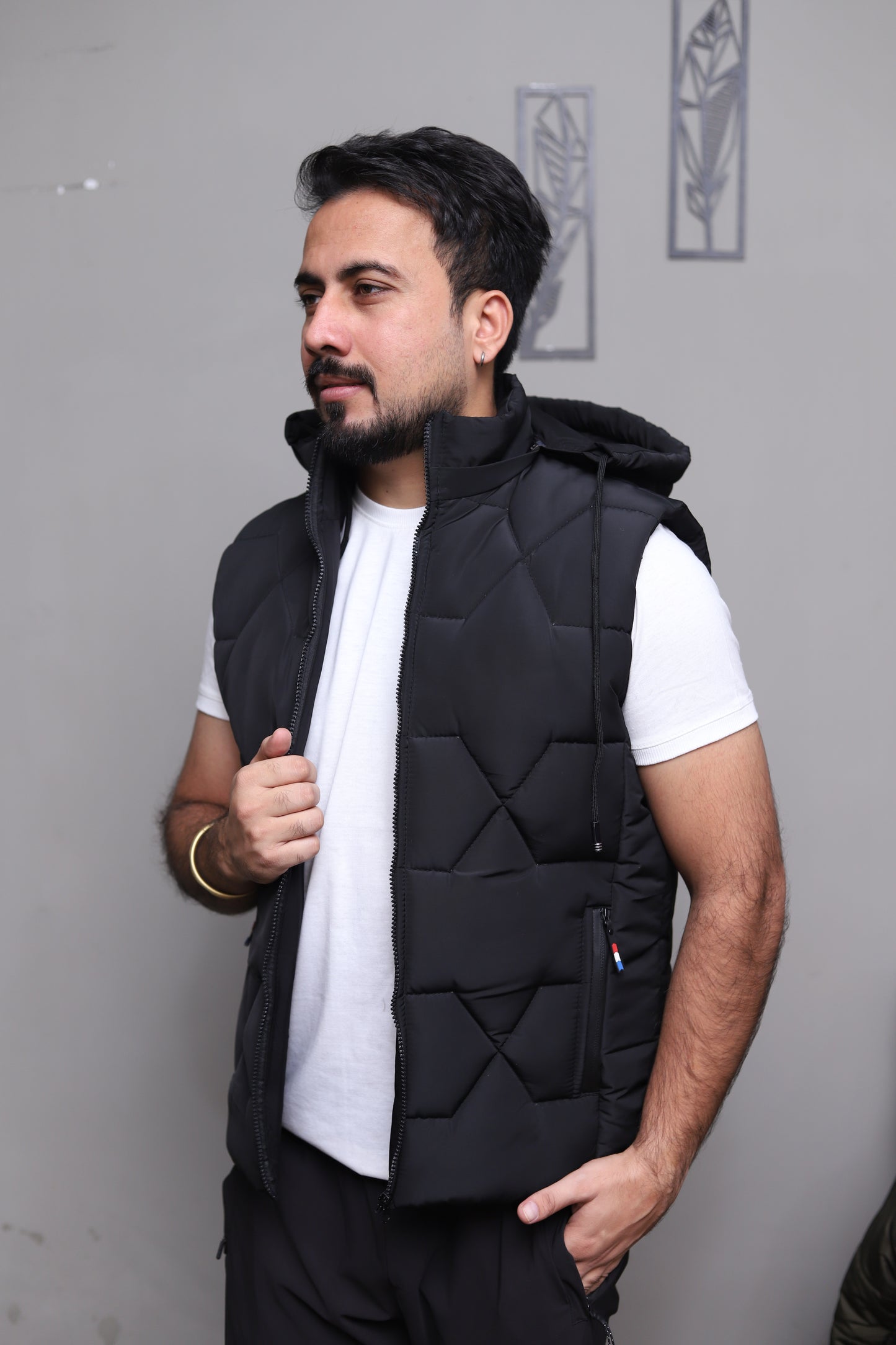 Imported Black sleeveless puffer jacket